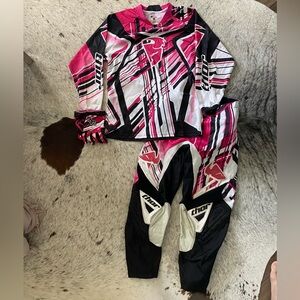 Women’s Thor Motocross Gear (with Fox gloves)